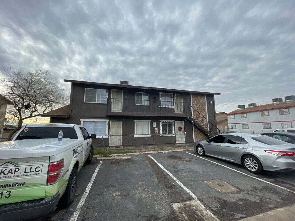 4961 Apollostar Ct, Unit 3 in Las Vegas, NV - Building Photo