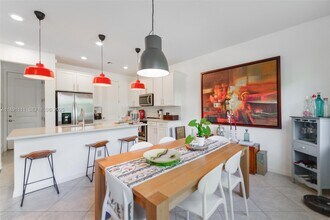 4735 Eucalyptus Dr in Hollywood, FL - Building Photo - Building Photo