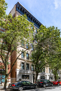 409-413 E 84th St in New York, NY - Building Photo - Building Photo