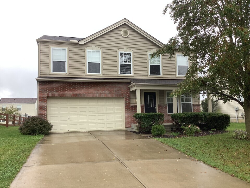 10236 Meadow Glen Dr in Independence, KY - Building Photo