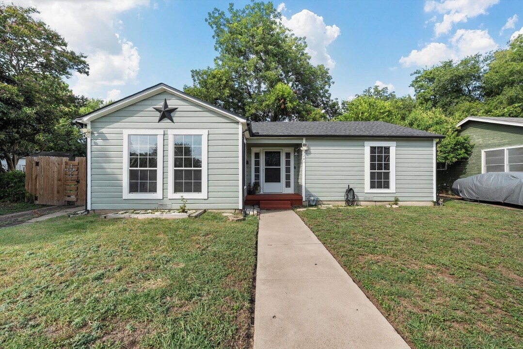 3241 Edmond Ave in Waco, TX - Building Photo