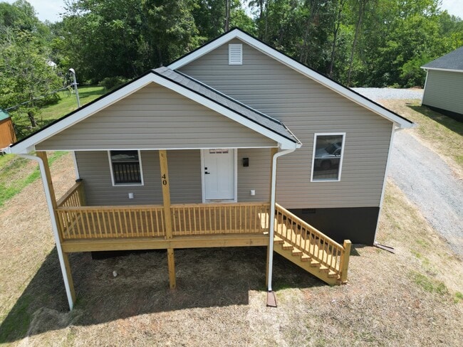 property at 40 Hollins Mill Rd