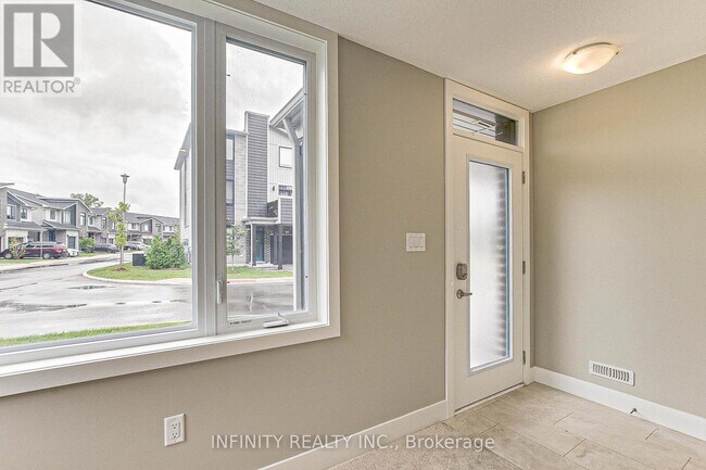 177 Edgevalley Rd in London, ON - Building Photo - Building Photo