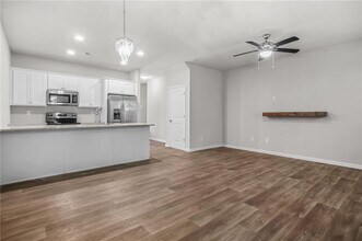 3181 Meadowstone Ln SW in Atlanta, GA - Building Photo - Building Photo