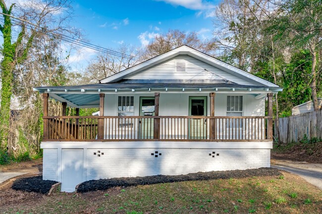 property at 911 Beaufort St