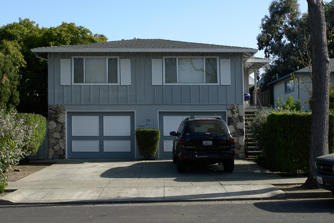 129-133 Wheeler Ave in Redwood City, CA - Building Photo