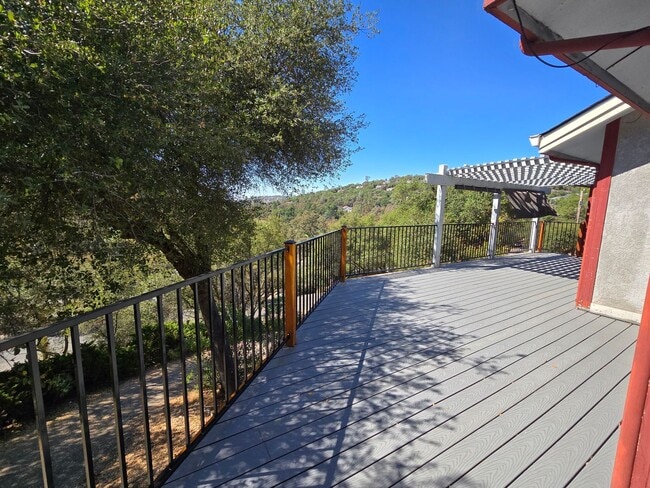 18716 Falcon Loop in Penn Valley, CA - Building Photo - Building Photo