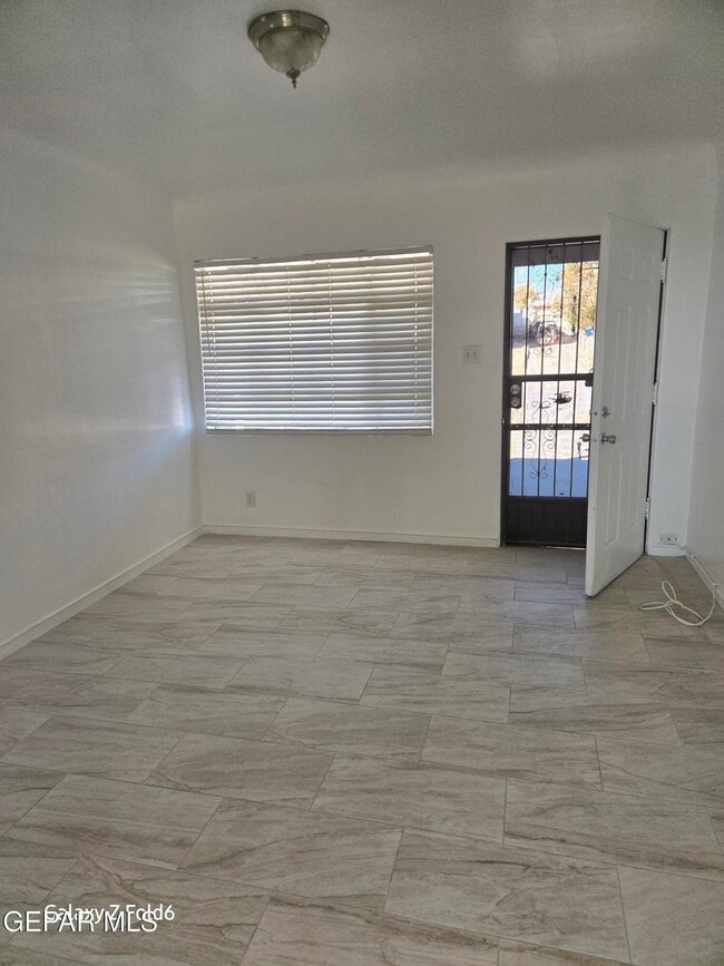 2920 Mountain Ave in El Paso, TX - Building Photo - Building Photo