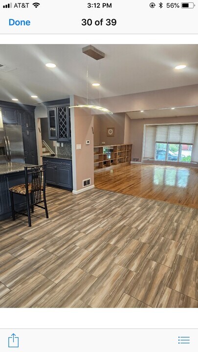 1 Newport Dr in Hewlett, NY - Building Photo