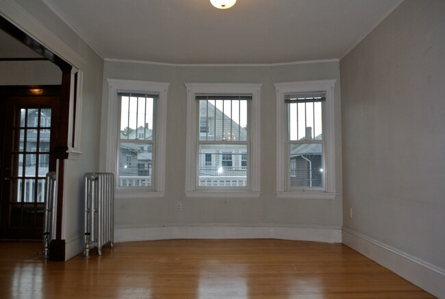 153 W Adams St in Somerville, MA - Building Photo - Building Photo