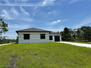 901 Oxford Ave S in Lehigh Acres, FL - Building Photo - Building Photo