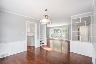4914 Lunt Ave in Skokie, IL - Building Photo - Building Photo
