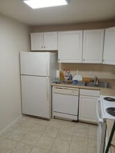 1001 White Oak Road, Unit J21 in Dover, DE - Building Photo - Building Photo