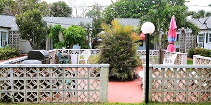 Pine Ridge Motel Apt in Lake Worth, FL - Foto de edificio - Building Photo