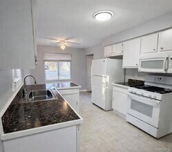 21816 E 10 Mile Rd in St. Clair Shores, MI - Building Photo - Building Photo