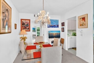 576 Fanshaw N in Boca Raton, FL - Building Photo - Building Photo