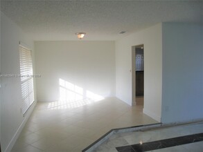 10801 SW 105th Ave in Miami, FL - Building Photo - Building Photo