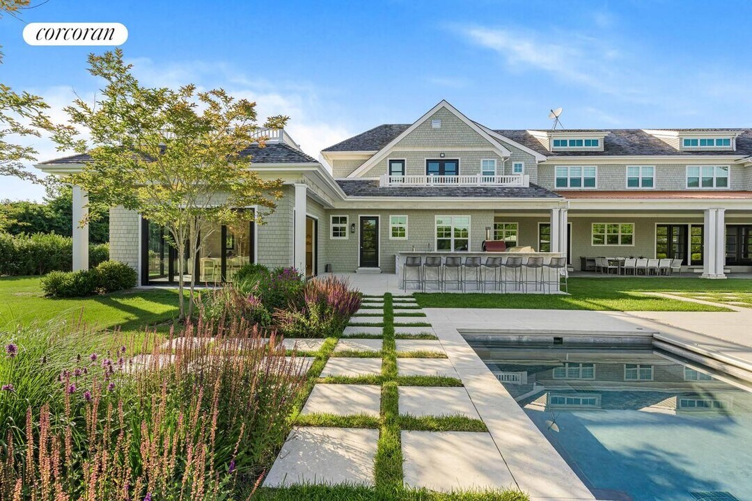 127 Greenleaf Ln in Sagaponack, NY - Building Photo