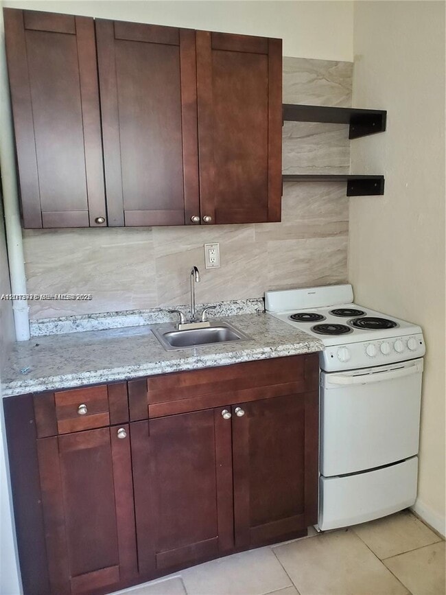 property at 5411 Ravenswood Rd