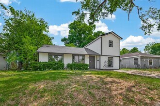 5830 Southlea St in Houston, TX - Building Photo - Building Photo