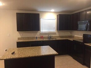 5840 Mirror Ridge Dr in Fort Worth, TX - Building Photo - Building Photo