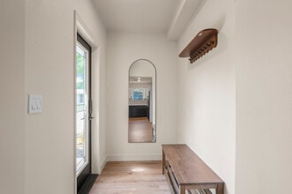 650 37th Ave NE in St. Petersburg, FL - Building Photo - Building Photo