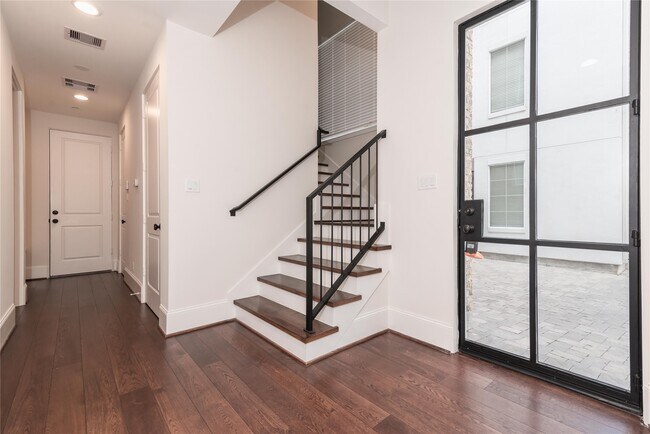 3821 N Braeswood Blvd in Houston, TX - Building Photo - Building Photo