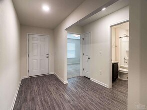 5760 Blackhorse Cir in Pensacola, FL - Building Photo - Building Photo