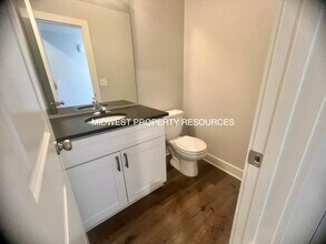 1013 Renee Lynde Dr in Pleasant Hill, MO - Building Photo - Building Photo