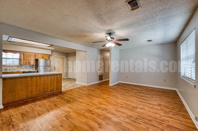 114 S Mitchell St in Conway, AR - Building Photo - Building Photo