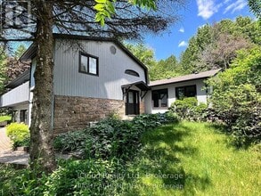2580 Lake Ridge Rd in Uxbridge, ON - Building Photo - Building Photo