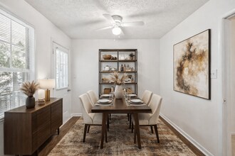 Emerald Pointe in Riverdale, GA - Foto de edificio - Building Photo