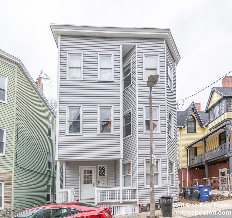 34 Darling St, Unit 1 in Boston, MA - Foto de edificio
