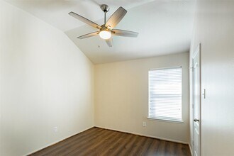 24807 Lazy Tee Ln in Tomball, TX - Building Photo - Building Photo