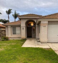 2488 Plumwood Way in Madera, CA - Building Photo