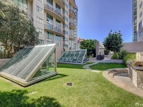 333 1st St, Unit N706 in San Francisco, CA - Building Photo - Building Photo