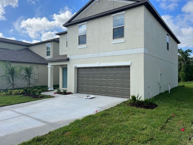 12032 MIracle Mile Dr in Riverview, FL - Foto de edificio - Building Photo