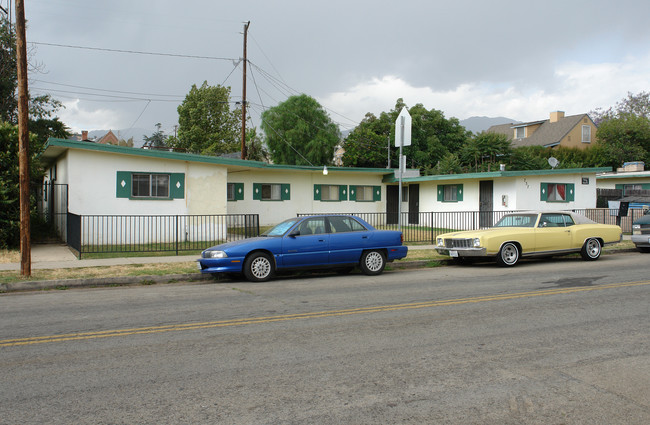 737 E Ventura St in Santa Paula, CA - Building Photo - Building Photo