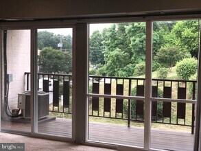 3142 Brinkley Rd-Unit -204 in Temple Hills, MD - Building Photo - Building Photo