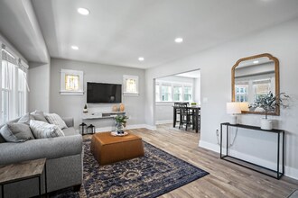 3263 S Kinnickinnic Ave in Milwaukee, WI - Building Photo - Building Photo
