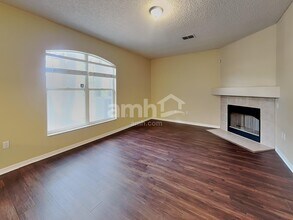 138 Pine Isle Dr in Sanford, FL - Building Photo - Building Photo