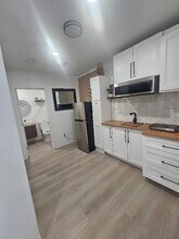 2136 Cascade St in Las Vegas, NV - Foto de edificio - Building Photo