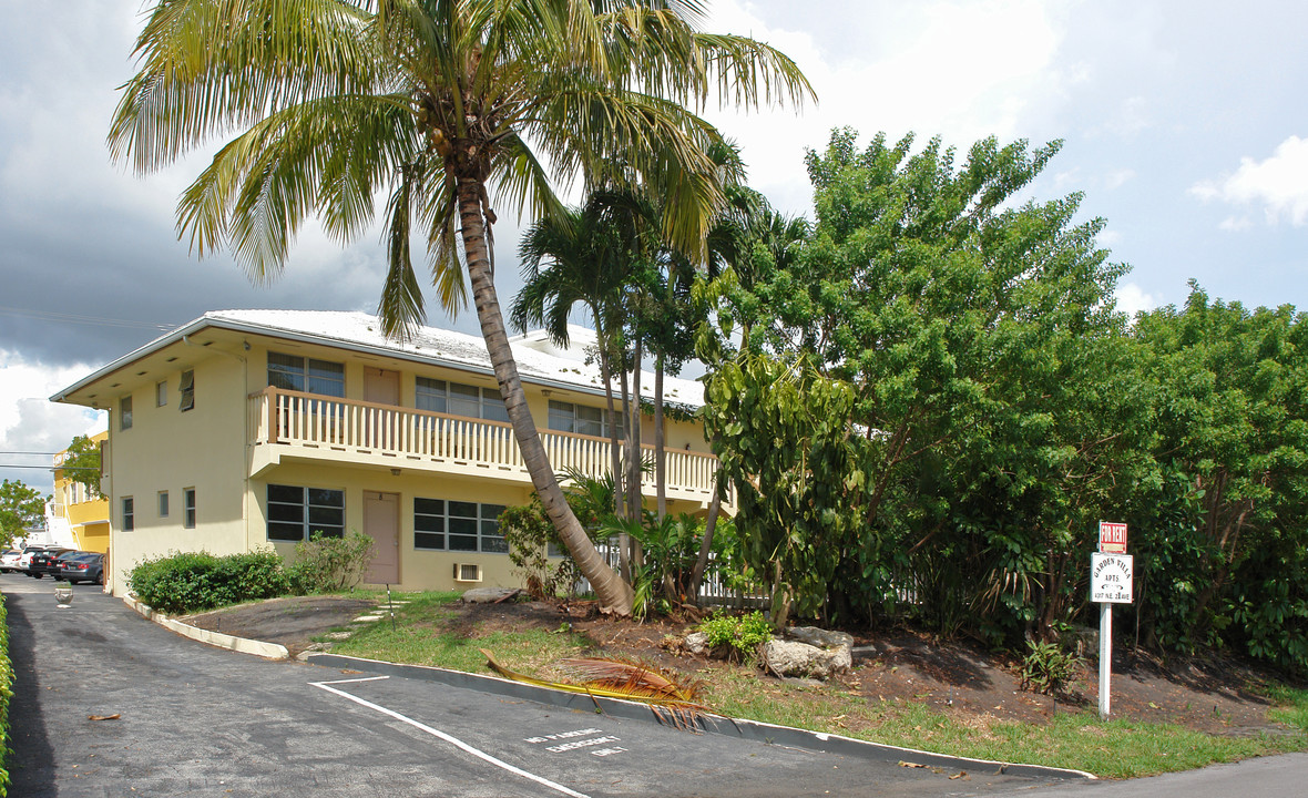 Garden Villa Apartments in Fort Lauderdale, FL - Building Photo