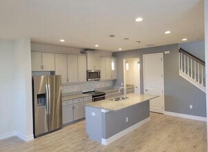 3231 Painted Blossom Ct in Lutz, FL - Building Photo - Building Photo