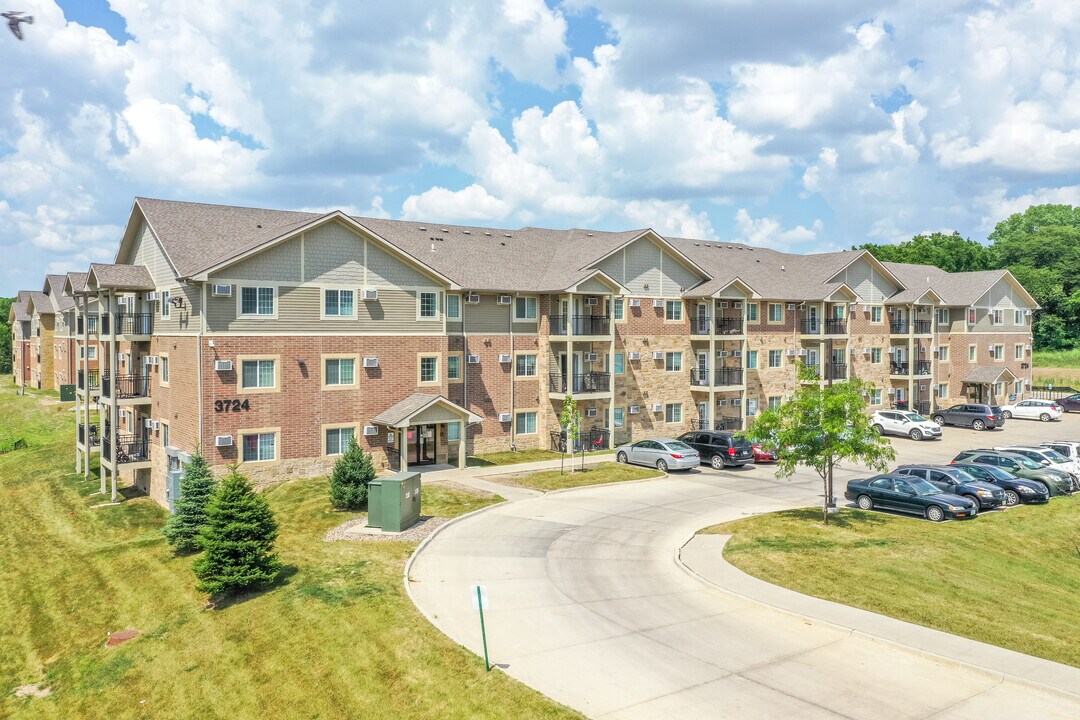 Hilltop Apartments in Des Moines, IA - Building Photo