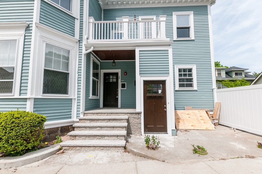34 Upham Ave in Boston, MA - Building Photo