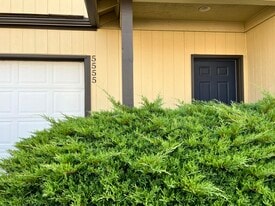 5555 Glenridge Way in Klamath Falls, OR - Building Photo