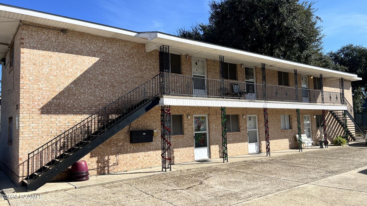 715 Harding St in Lafayette, LA - Building Photo