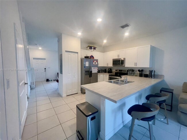 10005 SW 228th Terrace in Cutler Bay, FL - Building Photo - Building Photo