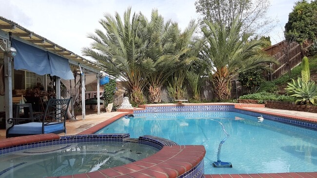 15157 Jenell St in Poway, CA - Building Photo - Building Photo